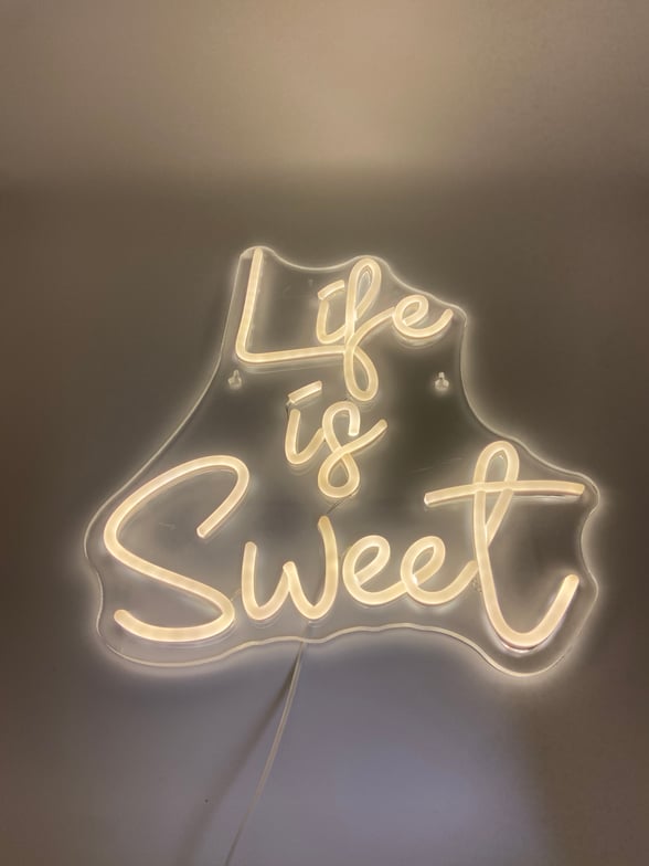 LED Schild "Life is Sweet"
