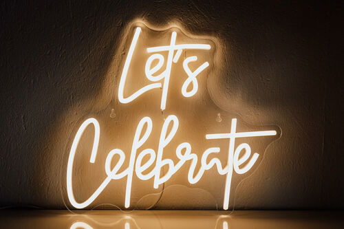 LED Leuchtschild "Lets Celebrate"